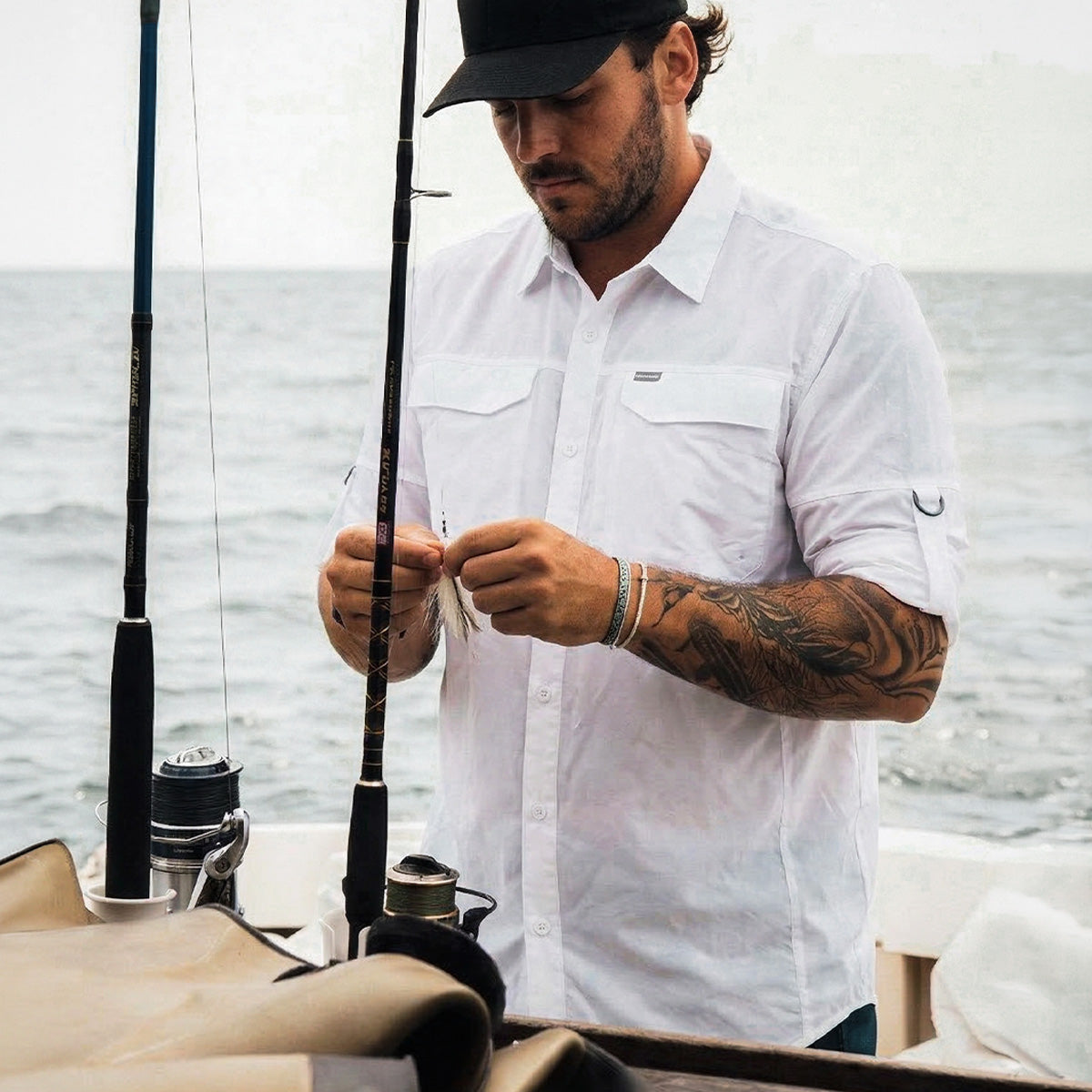 Pack Outdoor Esencial 2 (Pantalón Nahuel Azul Oscuro y camisa Antakari Blanca)